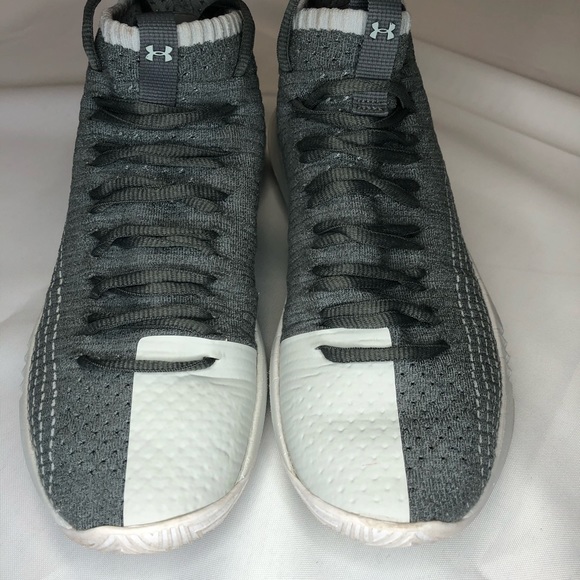 Under Armour Heat Seeker Basketball Shoe. Like new - Picture 2 of 2